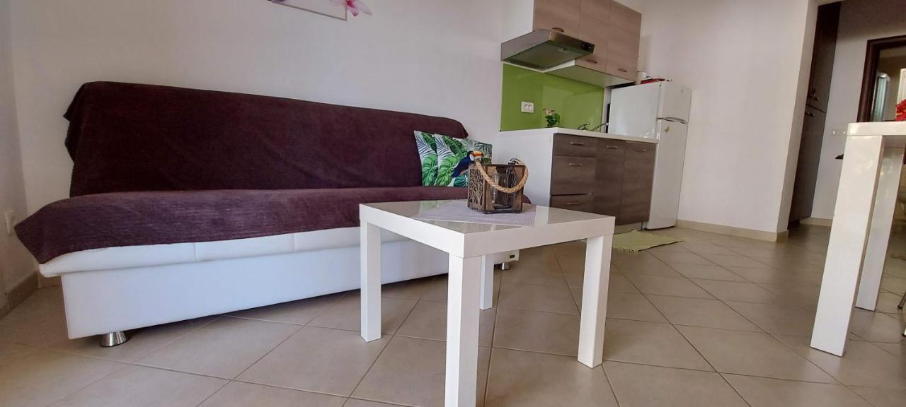 Apartmani Tomislav Krk Town Exteriör bild